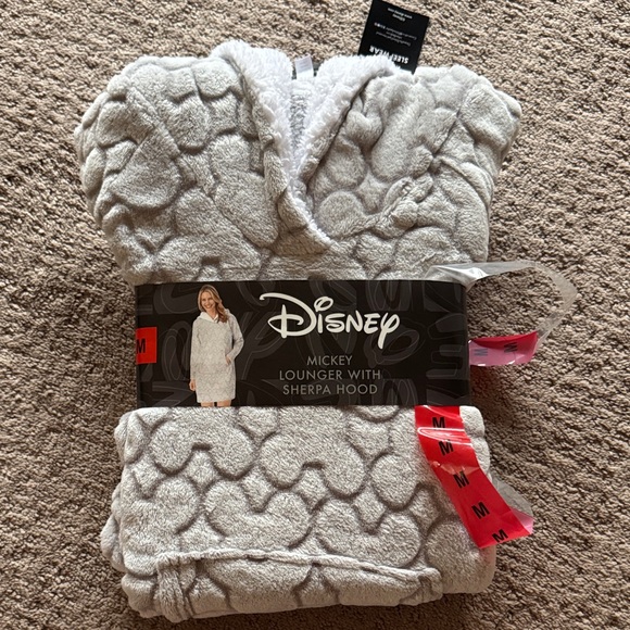 Disney Other - Disney Gray Mickey Sherpa Lounger